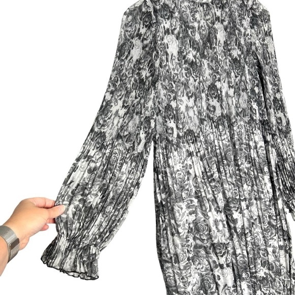 Ganni Floral Print Plisse Crepe de Chine Midi Dress Phantom Gray Size 36 NEW - Picture 7 of 16